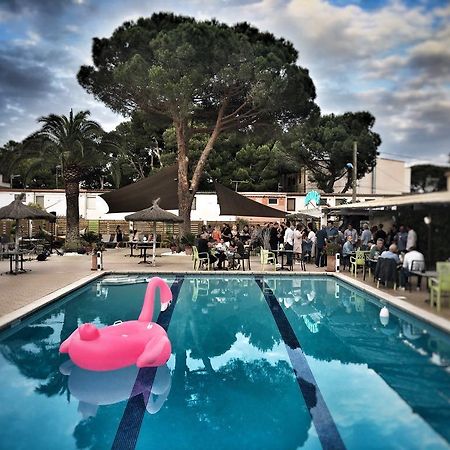 Hotel Aquarius Canet-en-Roussillon Buitenkant foto