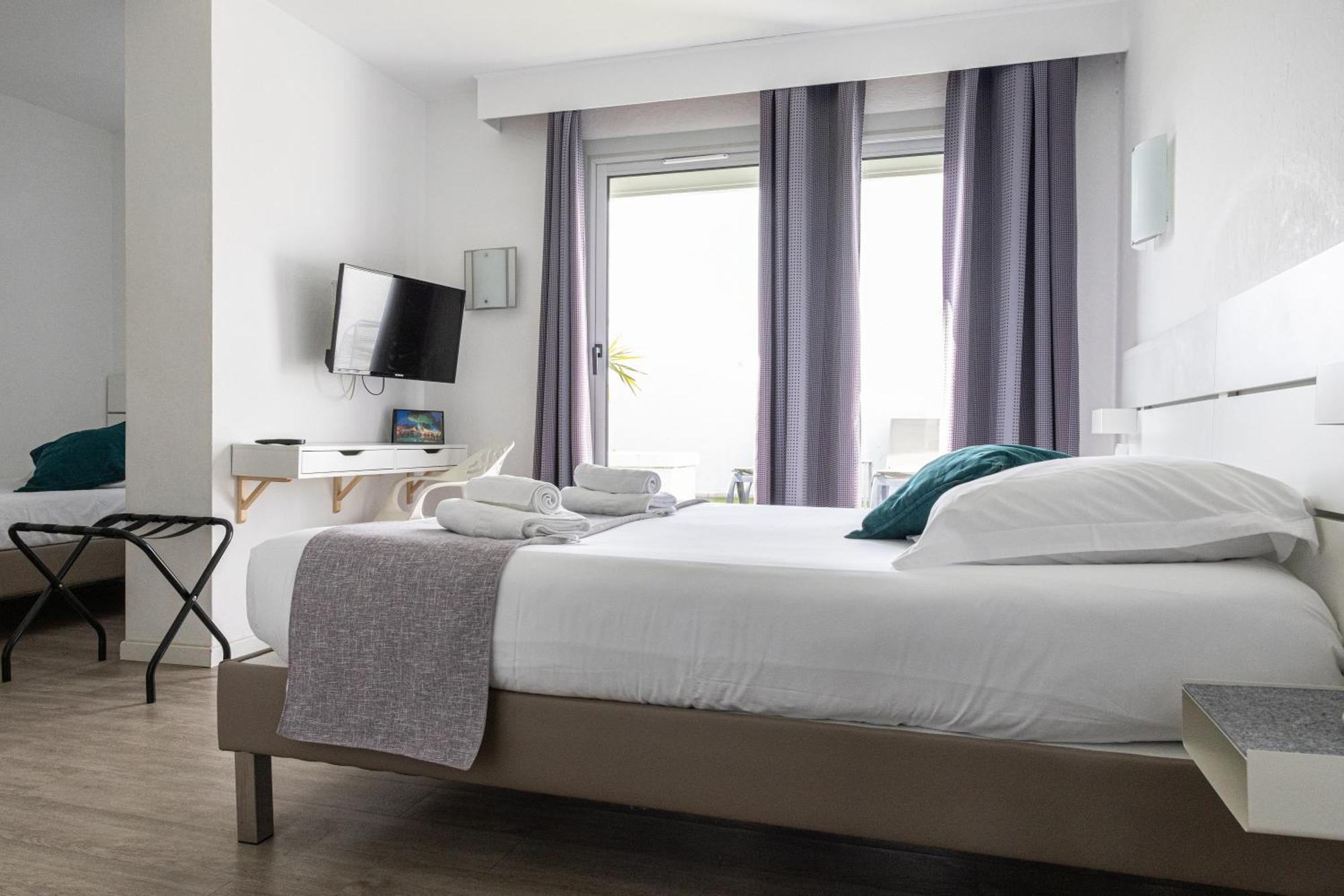 Hotel Aquarius Canet-en-Roussillon Buitenkant foto