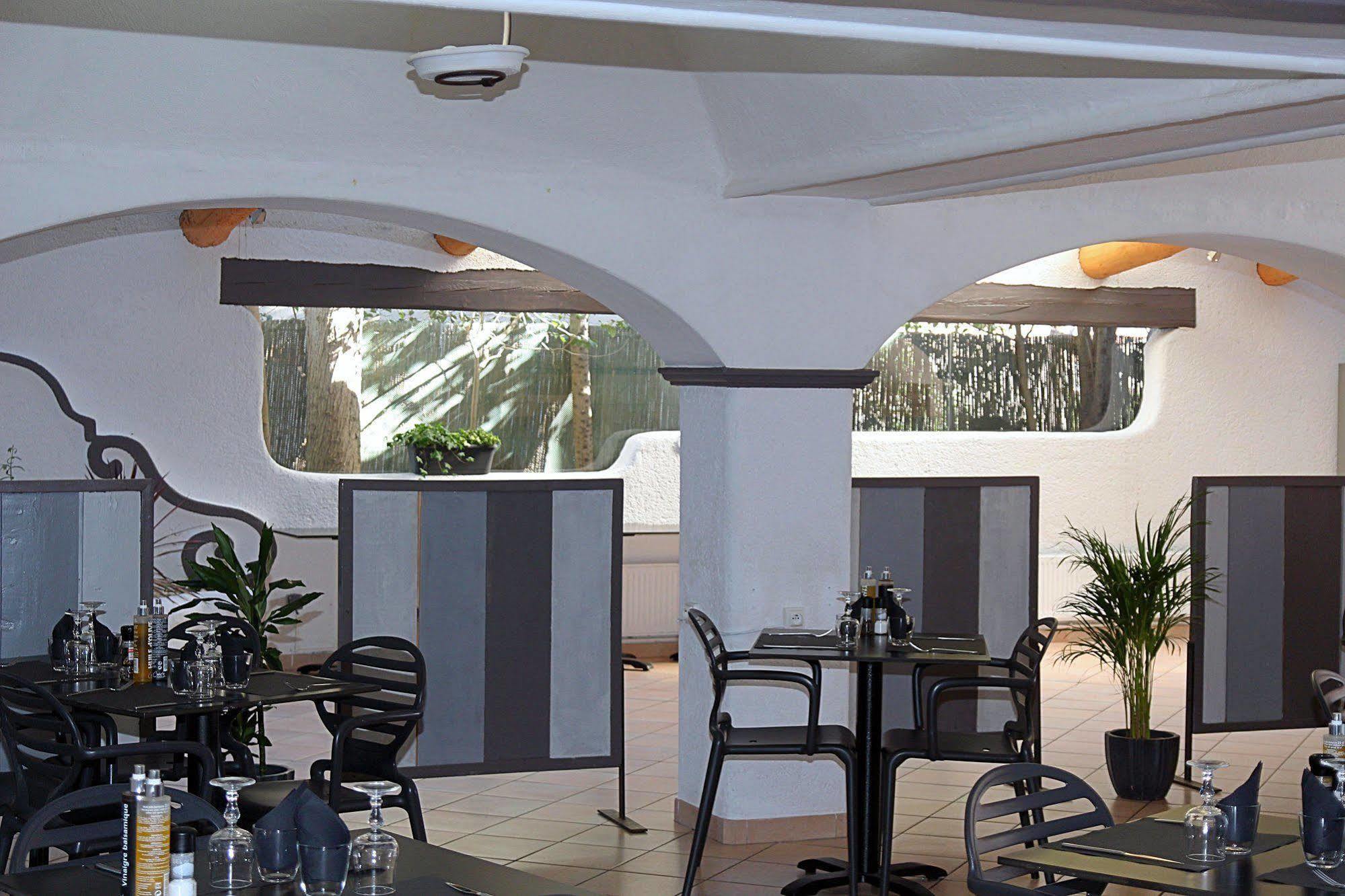 Hotel Aquarius Canet-en-Roussillon Buitenkant foto